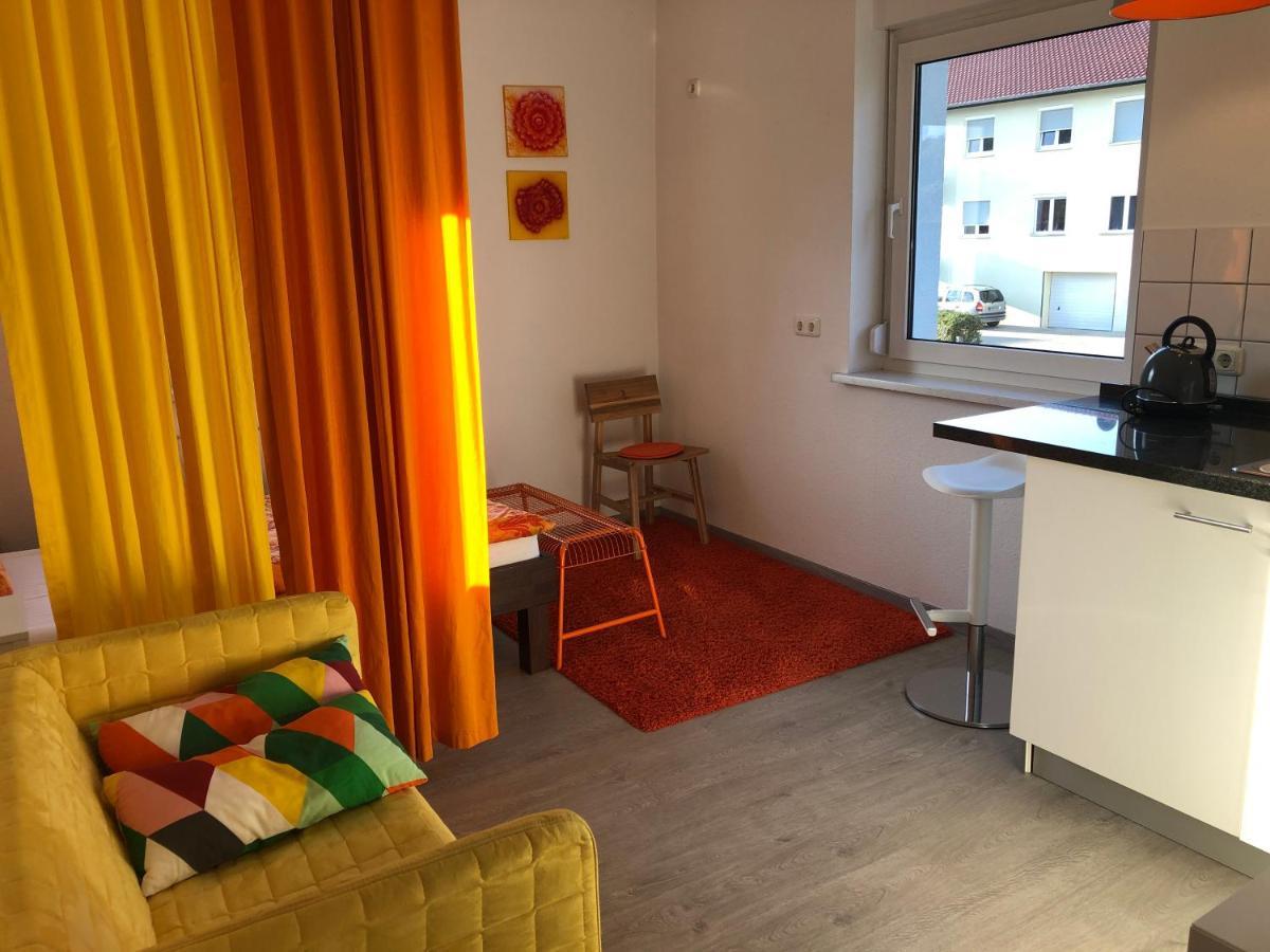 Altstadt Naehe 7 Min Fussweg Ueber Alte Maibruecke Zu Pension Mit Balkon & Garten, Ideal For Long Stay, Relocation Ochsenfurt Exterior photo